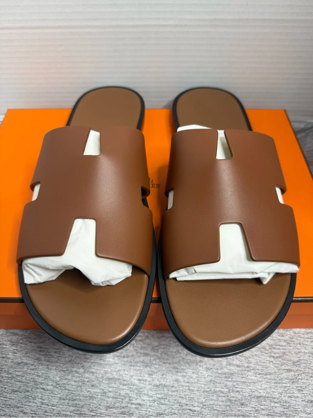 NWBT Men’s RARE Hermès Izmir Sandals in Gold
